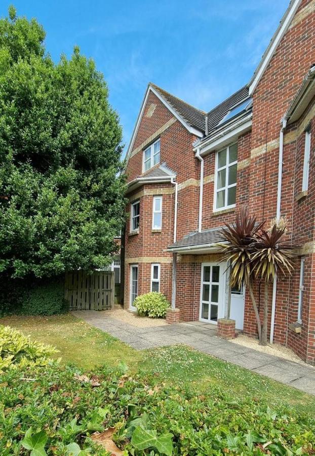 Centrally Located Boscombe Beach Apart With Parking Борнмут Экстерьер фото