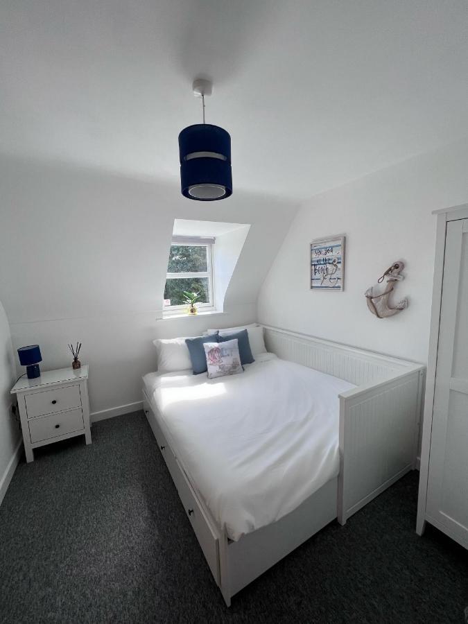 Centrally Located Boscombe Beach Apart With Parking Борнмут Экстерьер фото